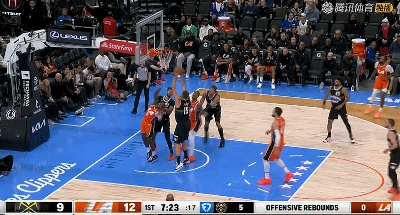 约基奇跟进暴扣，这是要认真了吗