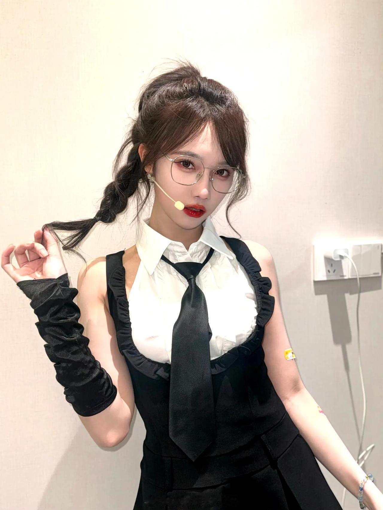 太漂亮了麻花辫宝宝😚
#说TA# #娱乐# #八卦手册# #娱评大赏#