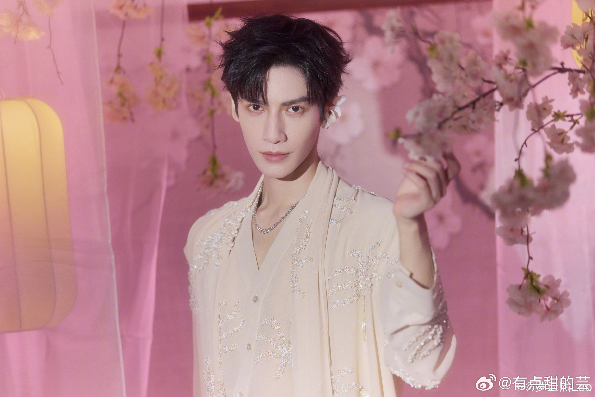罗云熙齐思哲 ✨罗云熙黎斯 不是时时见面的人，而是时时掂记得的人
