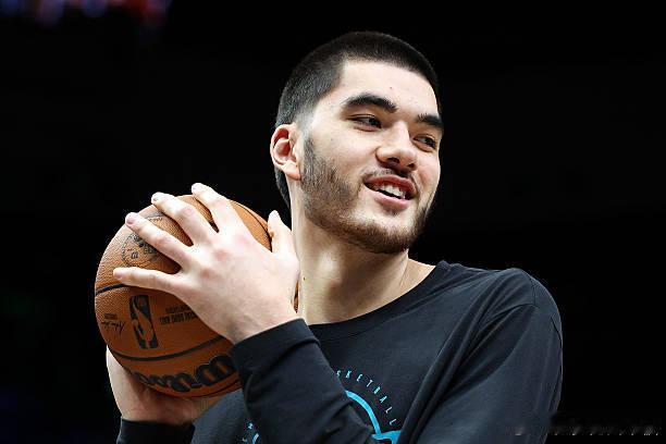 灰熊队明天对阵湖人，6人缺席比赛：克拉克、扎克-伊迪、杰罗姆、康查尔、小皮蓬、文