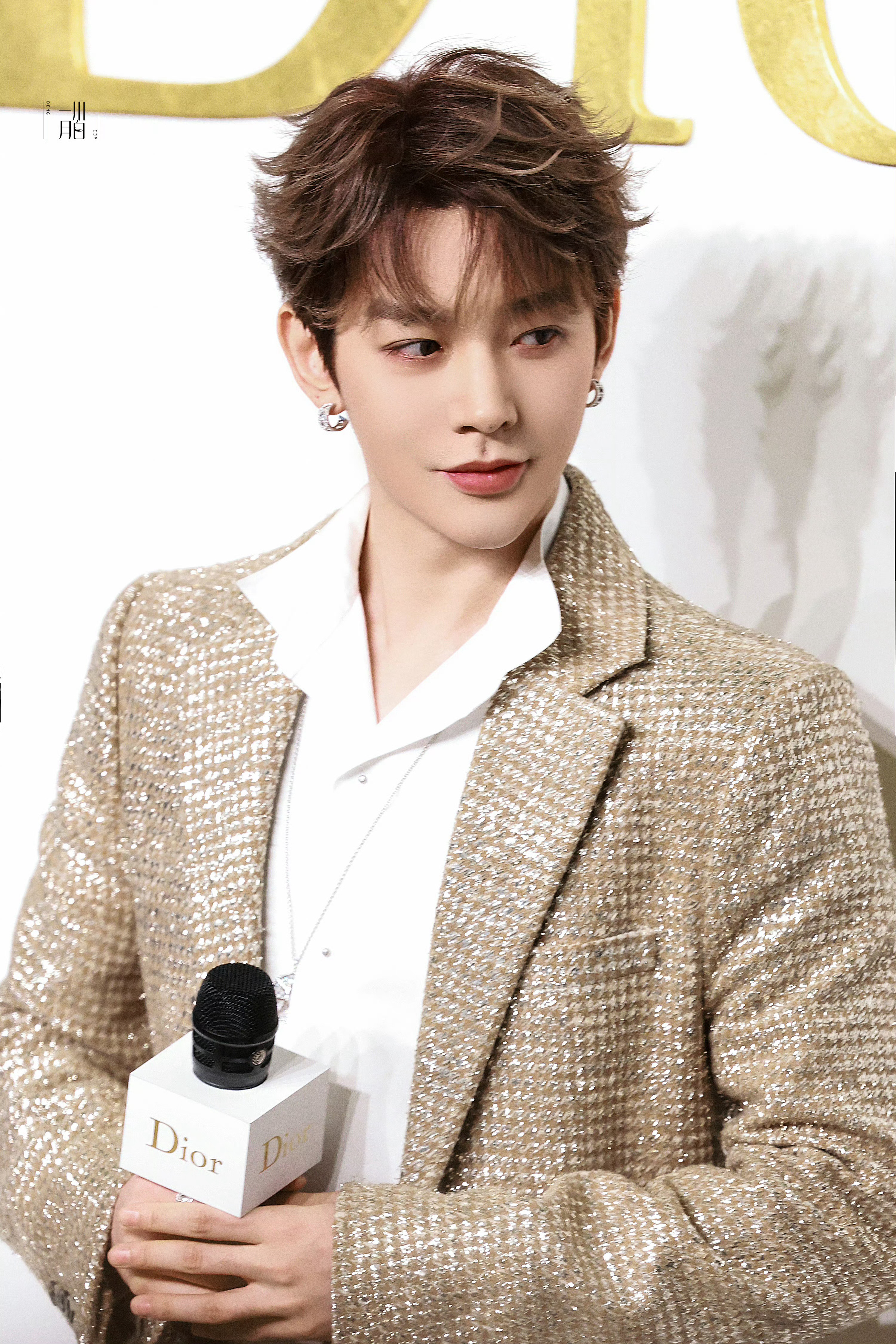 超话大赏·迪奥全球美妆大使邓为 心情随着你的情绪起伏，但无论何时，我对你的爱意都