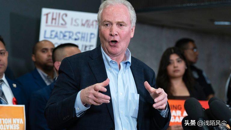 美国民主党参议员克里斯·范·霍伦:“特朗普一如既往地对我们撒谎，两周前他就说‘我
