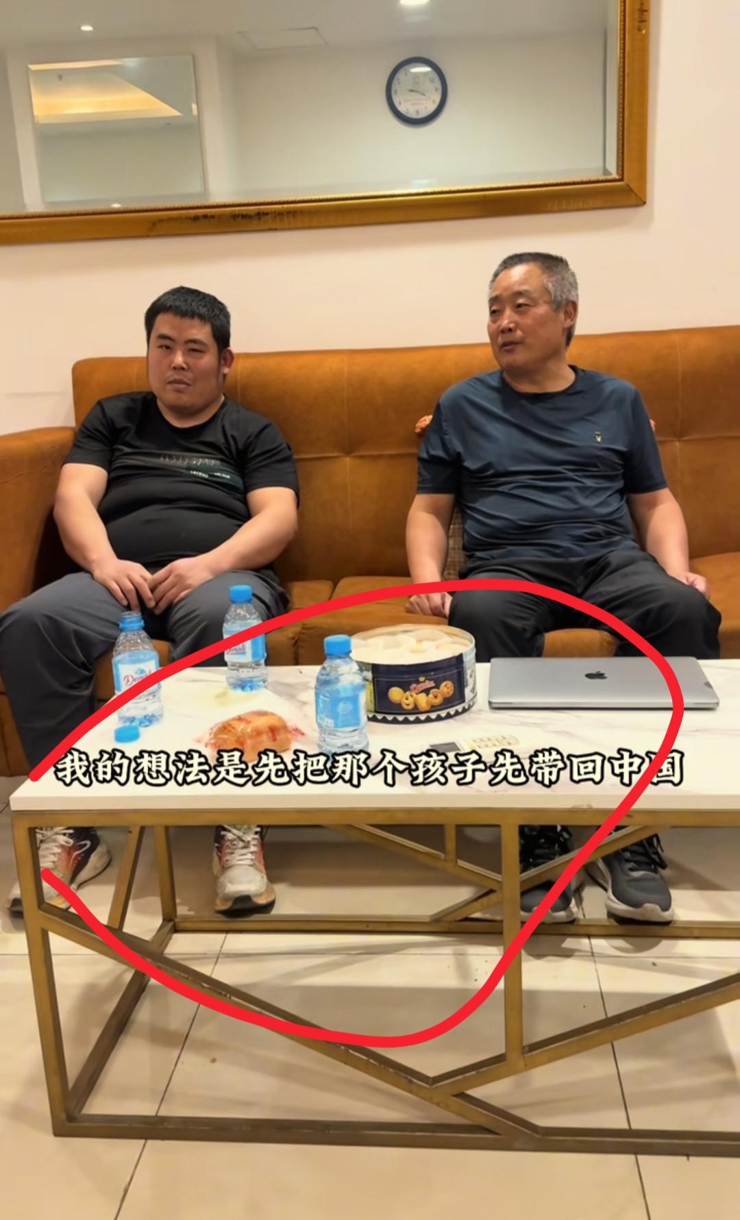  我预料到了老陆会想办法带孙子回国
也预料到了网友会吵翻
万万没想到他说的话和小
