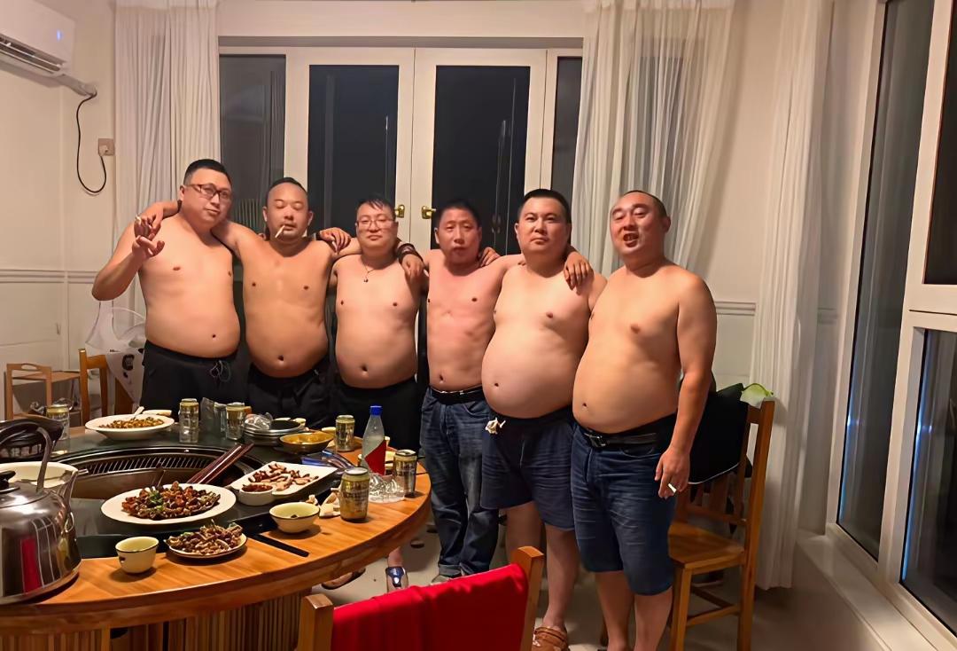 如何用哪一句话形容他们6个？[笑哭][笑哭]