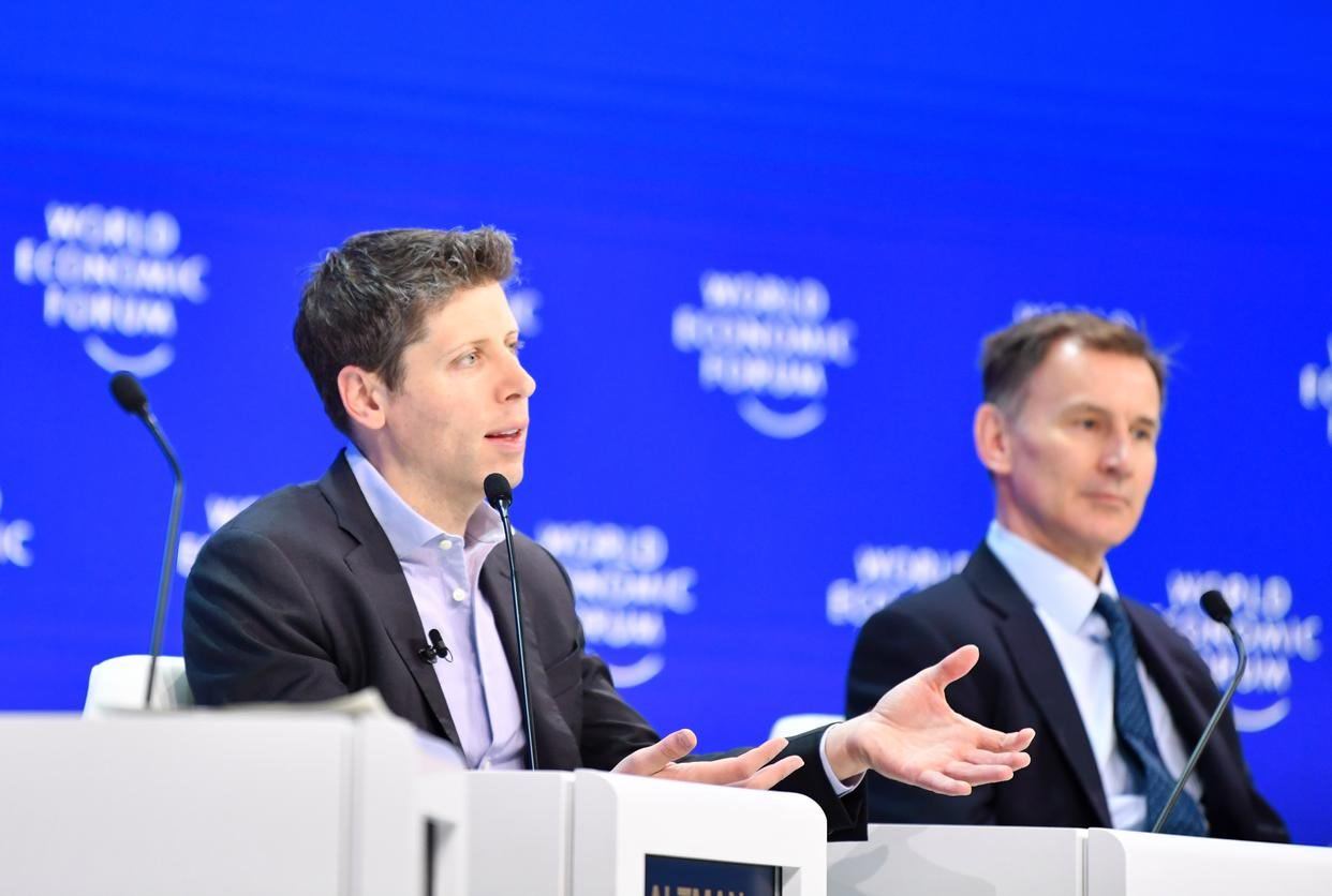 美国开放人工智能研究中心（OpenAI）24日宣布重大战略转型举措。该人工智能初