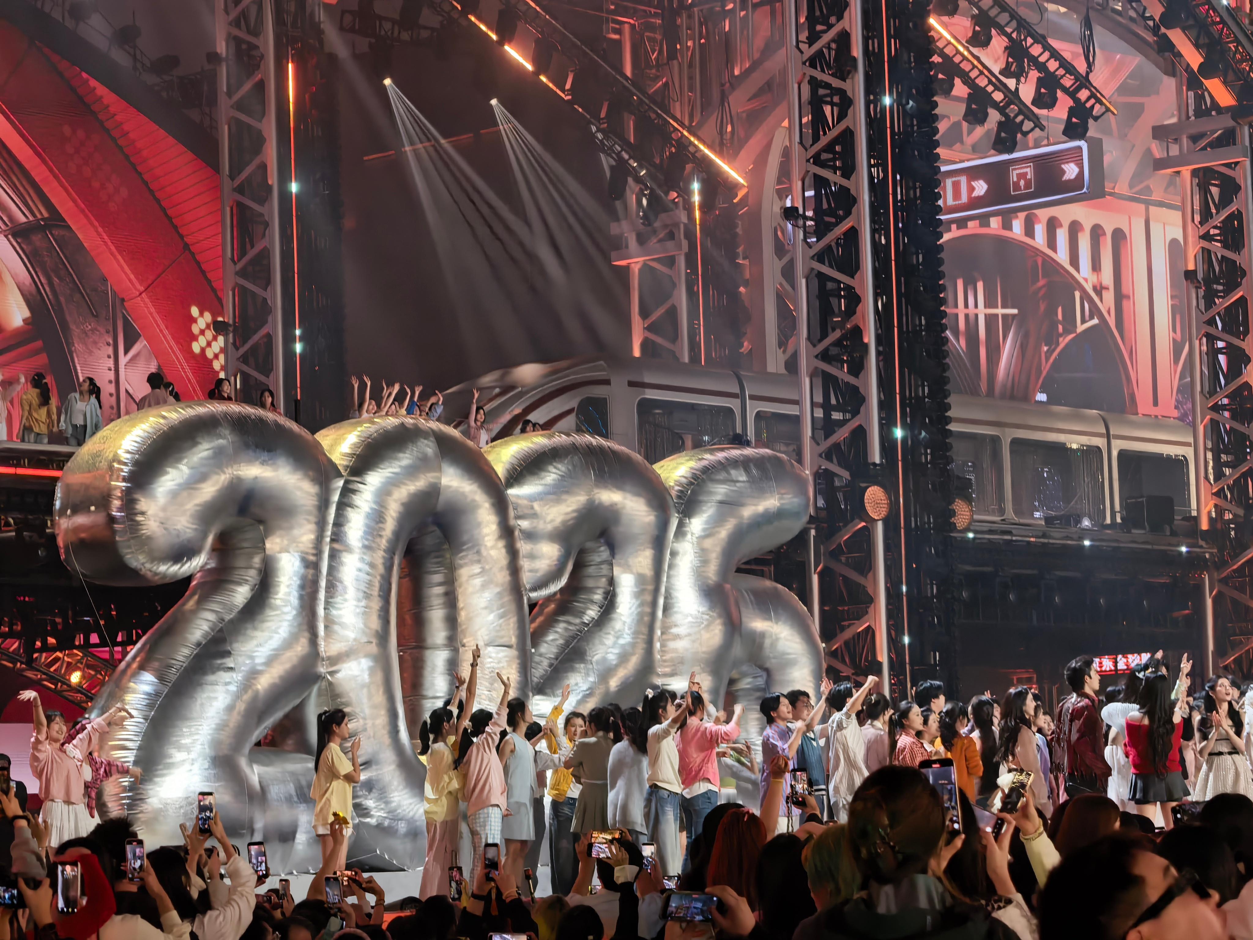 朋友们早呀！还沉浸在元旦假期的快乐里总有一种今天是周日不用上班的错觉