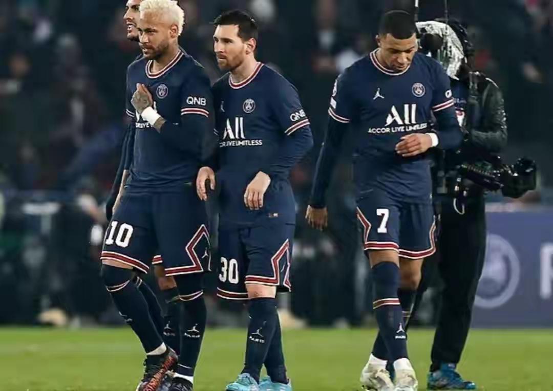 一个俱乐部不能有太多成名的球星，特别是不能有姆巴佩！这话说起来有点扎心，但是是事