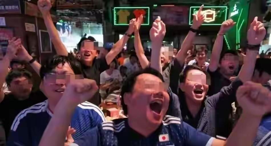 好好看球纯粹追竞技本身没人会指责，可上海这群球迷的做法实在让人心里不舒服。
组织