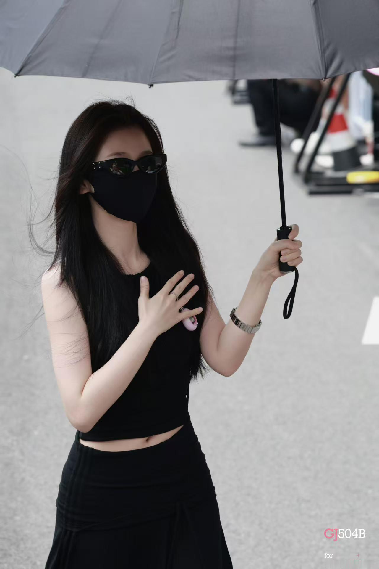虞书欣 EstherStyle私服穿搭来自星星的穿搭 🧉AllBlack姐感风