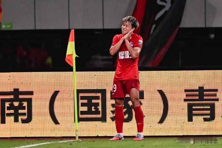 中超官宣转会---茹子楠…据直播吧消息，从相关信源渠道获悉，梅州客家港脚球员茹子