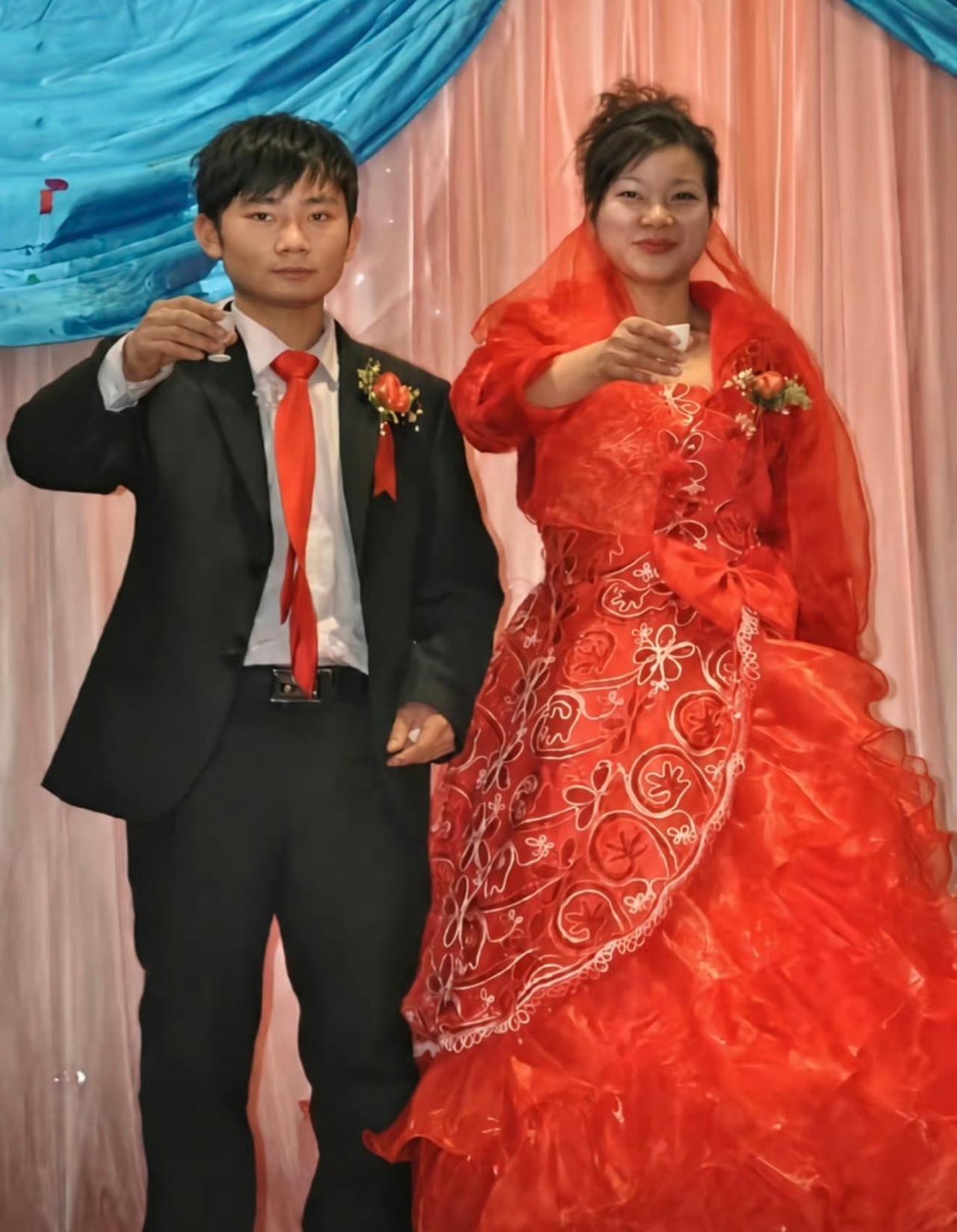 如果你是女的或是丈母娘，会让女儿嫁给他吗

陈星伊当年嫁张雪的时候，穿红婚纱，脸