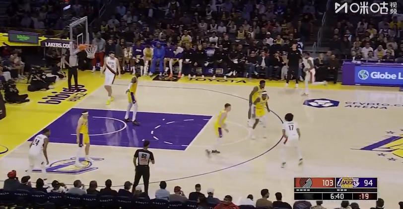 开拓者这球如果都拿不下那就真没辙了，我都觉得今天湖人队打的很菜很菜了，有些主场球