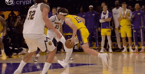 洛杉矶湖人 独了？里夫斯致命失误葬送比赛！东契奇绝杀掘金