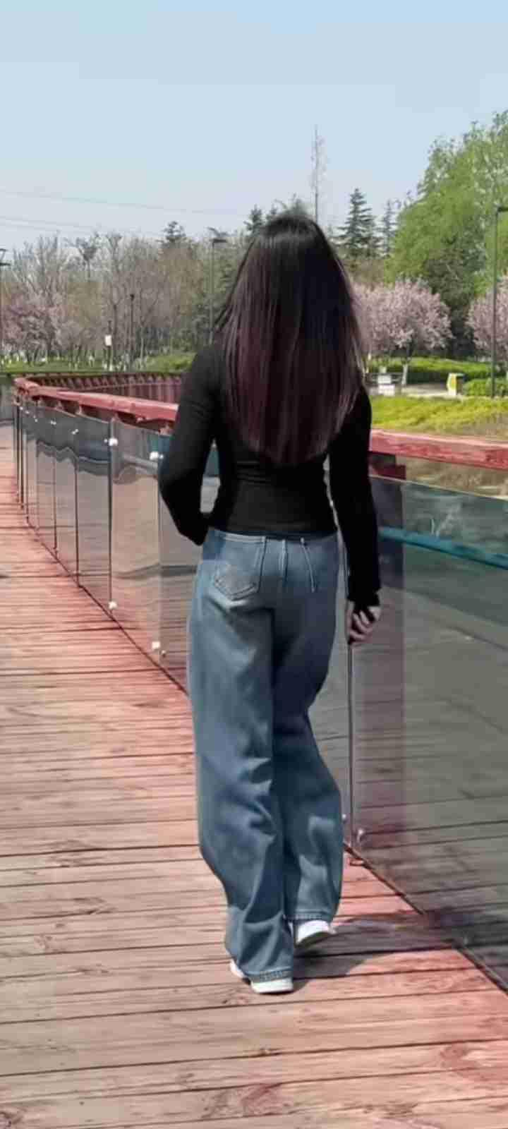 我的今日状态：😁轻松愉快
我这里的天气：☀️晴天