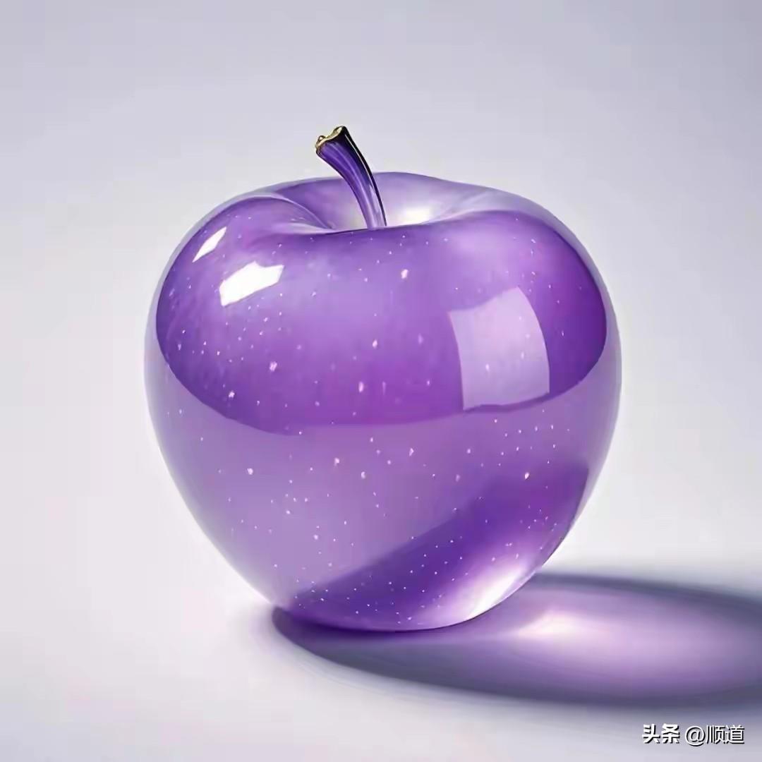 最明显的部位就是胸部和臀部。一般生完孩子的胸部和臂部非常明显，就是不紧凑，看起来