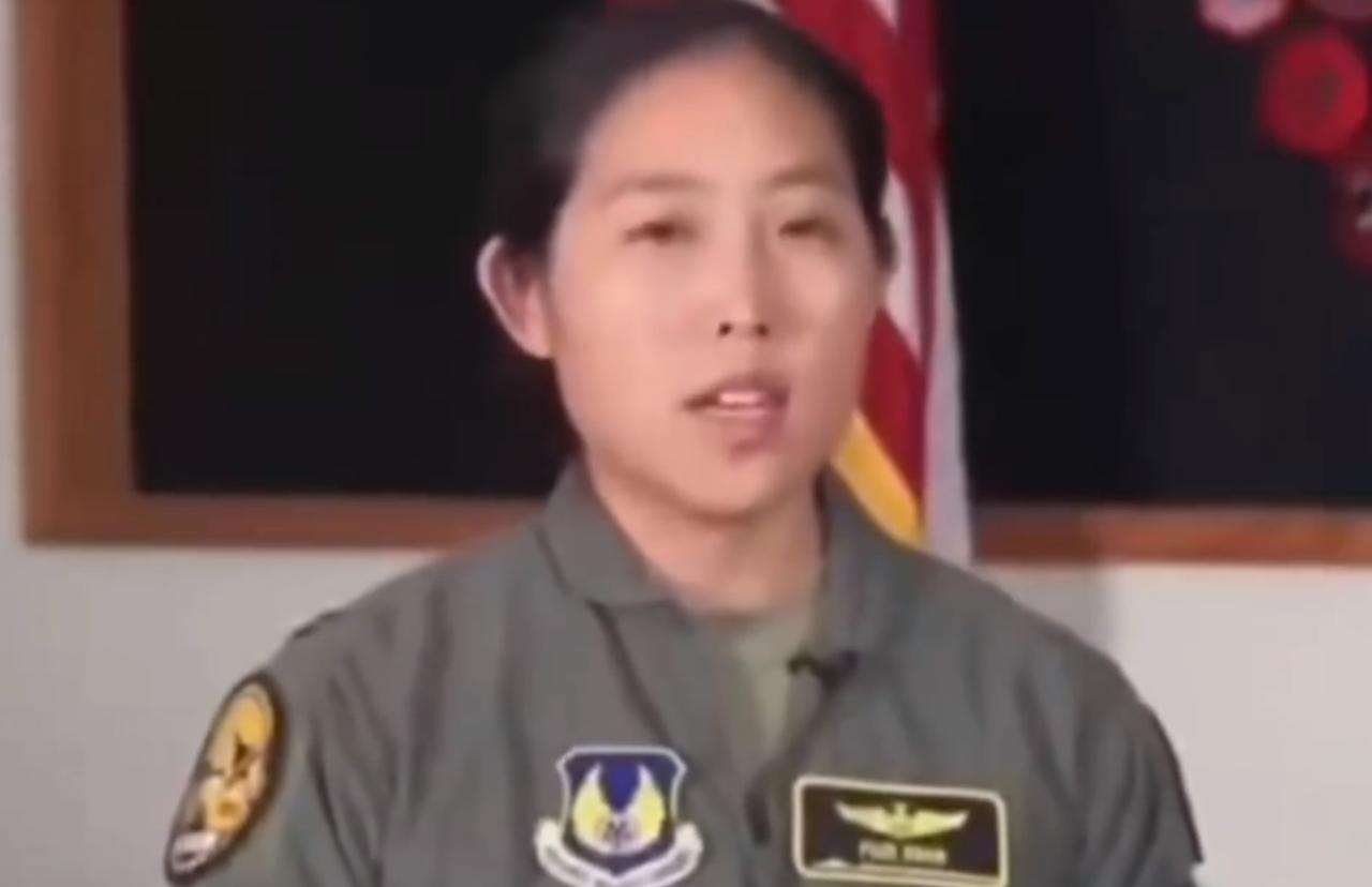 美军越来越依靠华裔了？参与轰炸伊朗女飞行员曝光：祖籍为广东梅县人？

最近，一条