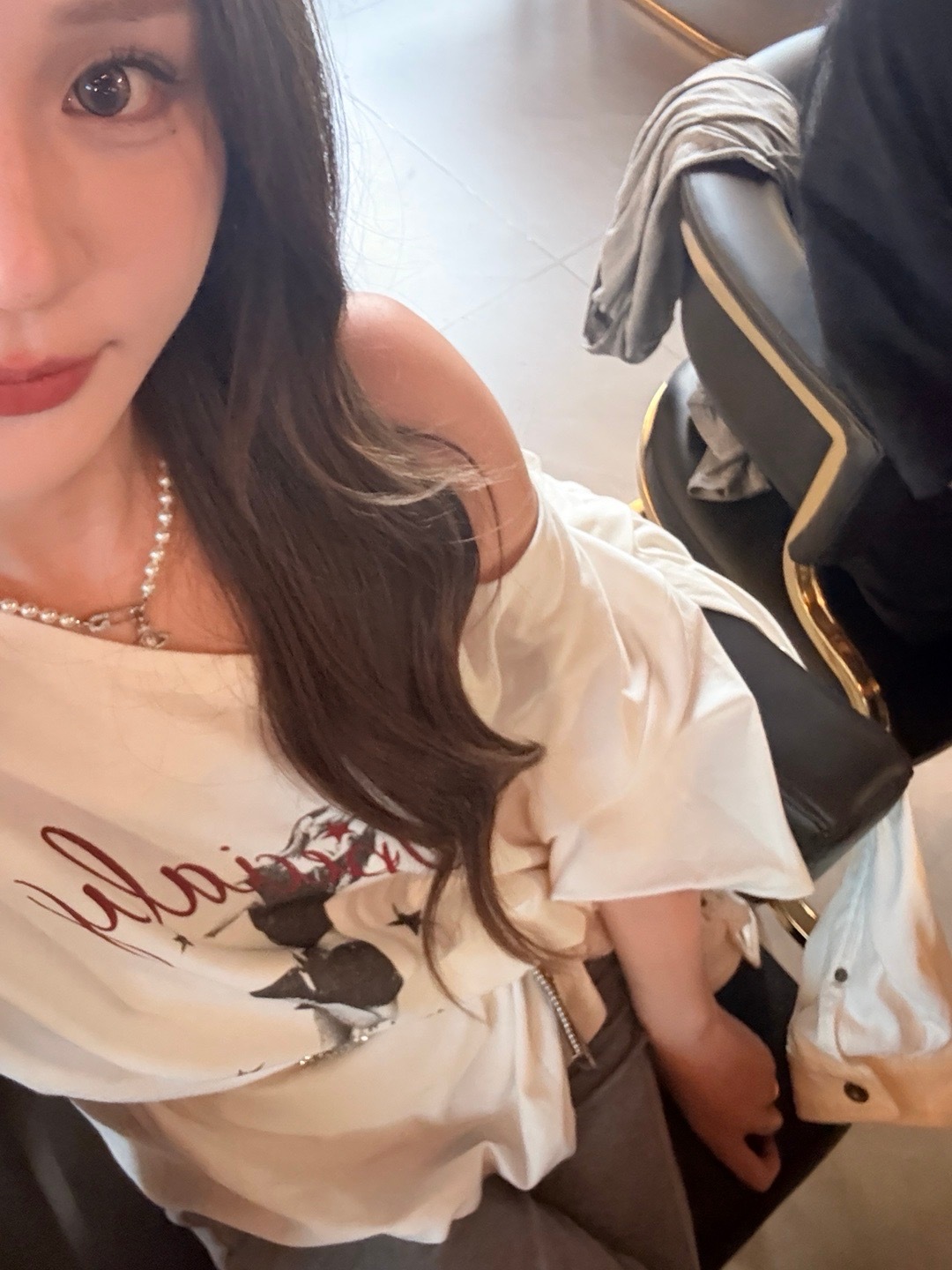 今天穿的嫩 被00后的妹妹叫妹妹了 还是很开心的[害羞][害羞] ​​​