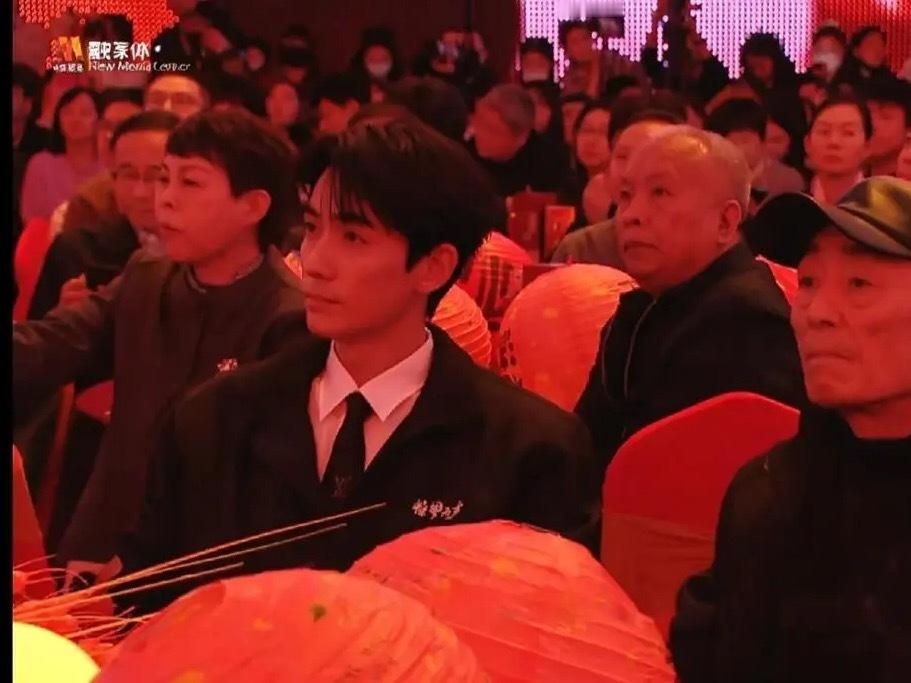 朱一龙现身春节档片单发布会