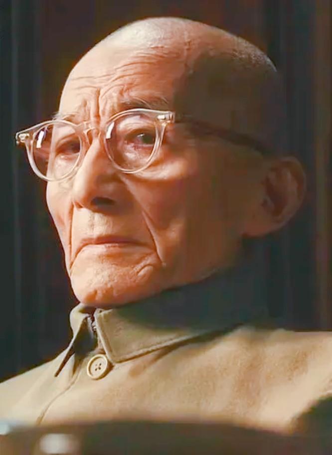 《繁花》中爷叔的这一段话非常治愈：

“年龄越大，越学会了顺其自然，不想再挽留什