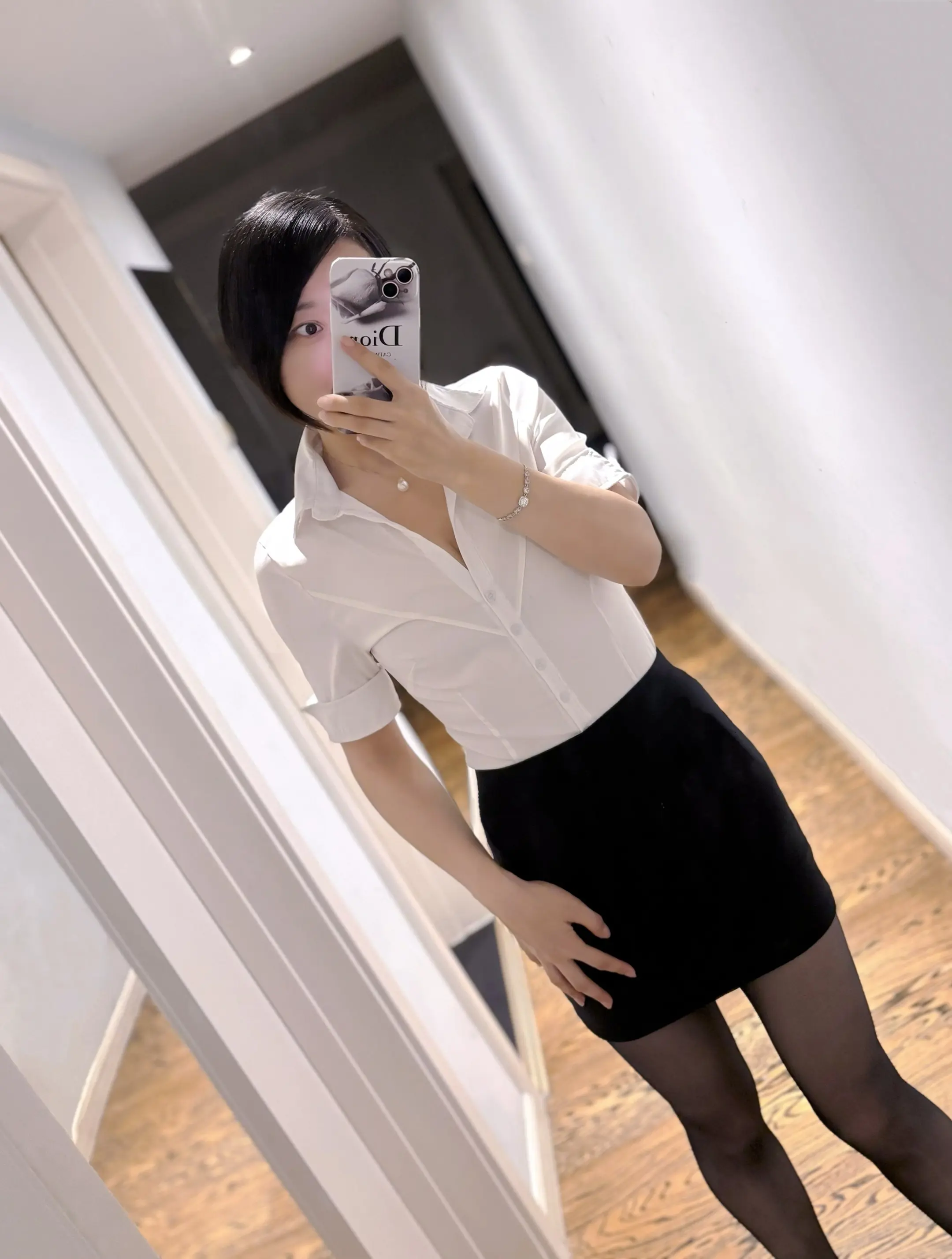 周一的意义，是把周末的松弛感，折叠成新一周的行动力～