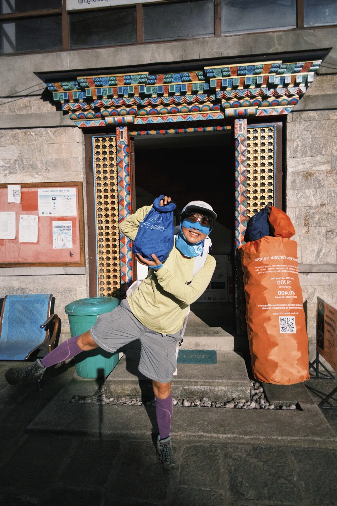 朋友说我疯了｜EBC花钱请背夫，自己背垃圾