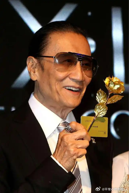 谢贤去世热点观点﻿ “四哥”谢贤走了：89岁传奇落幕，谢霆锋含泪转述父亲最后一句