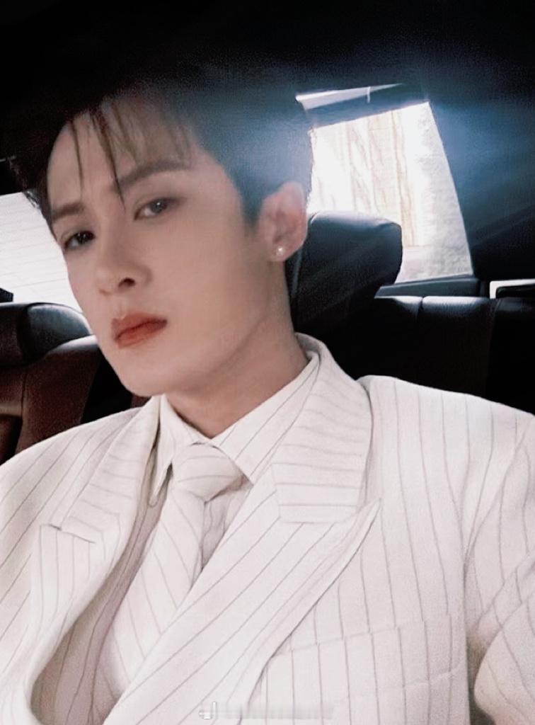 是谁还没有把卡抽齐啊？啊哈哈哈 是我是我檀健次亓宏刚 jct檀健次