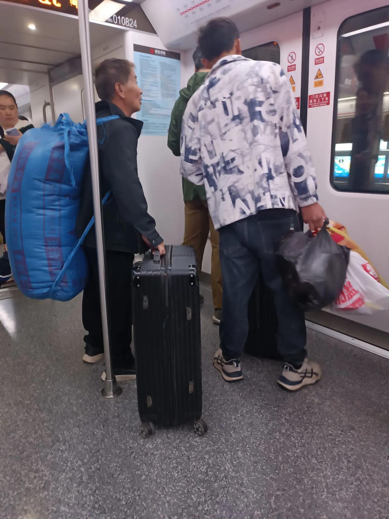真的不容易，外地人！出来打个工，到陌生城市，背井离乡，在一个不知情，不了解的城市