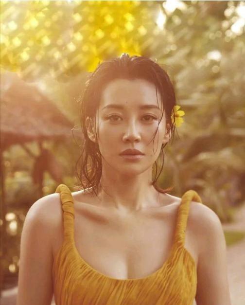 1997年，已有家室的富商刘波追求许晴，特地花了3000万买下了北京的一座四合院