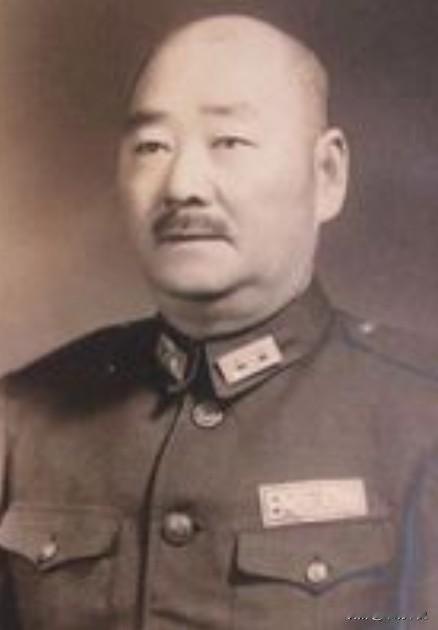 国民党上将刘峙的父亲，因纠纷被乡邻打死，多年后已经发迹的刘峙回到家乡，亲戚让他为