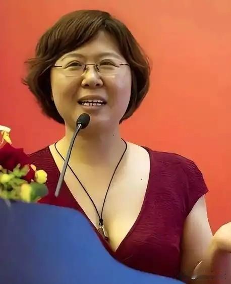 举报过去一个多月！管笑笑博士论文争议，为何成了泥牛入海无消息？
 
管笑笑博士论