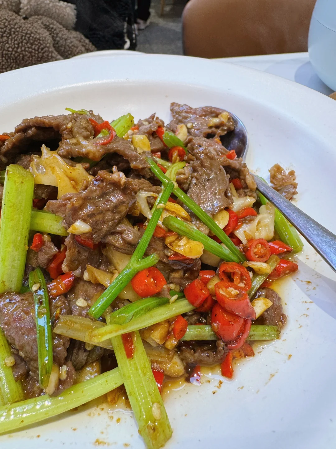 158块的套餐三个人吃不完，酸辣咸香非常下饭