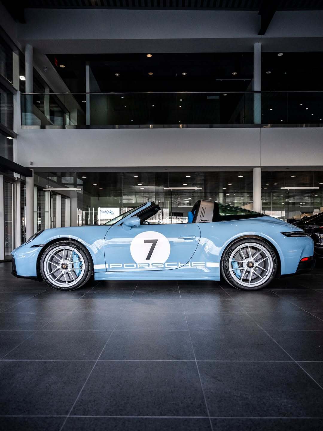 【那一抹来自海湾的蓝—保时捷911targa】在保时捷911的缤纷色谱中，有一种