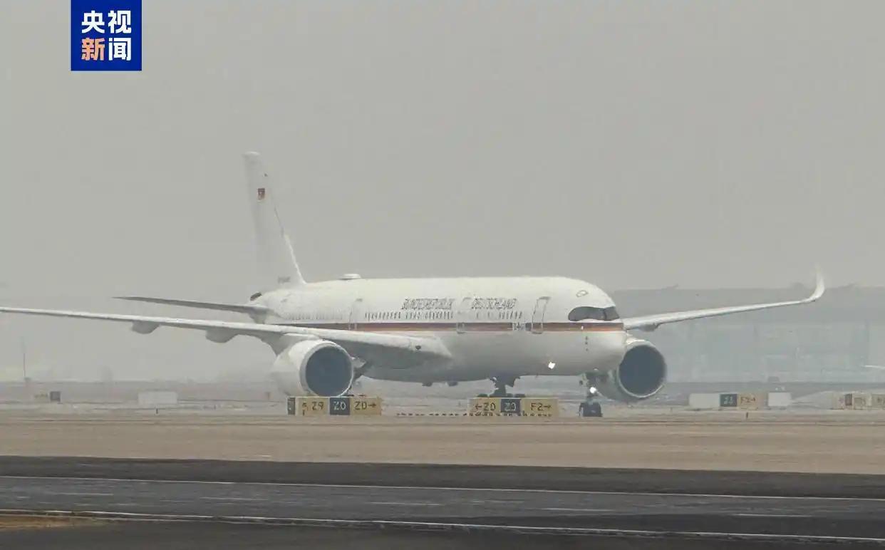 节后第1名，访华仅2天，带30家企业高管，默茨为啥小跑着来中国？
①中国变强了。