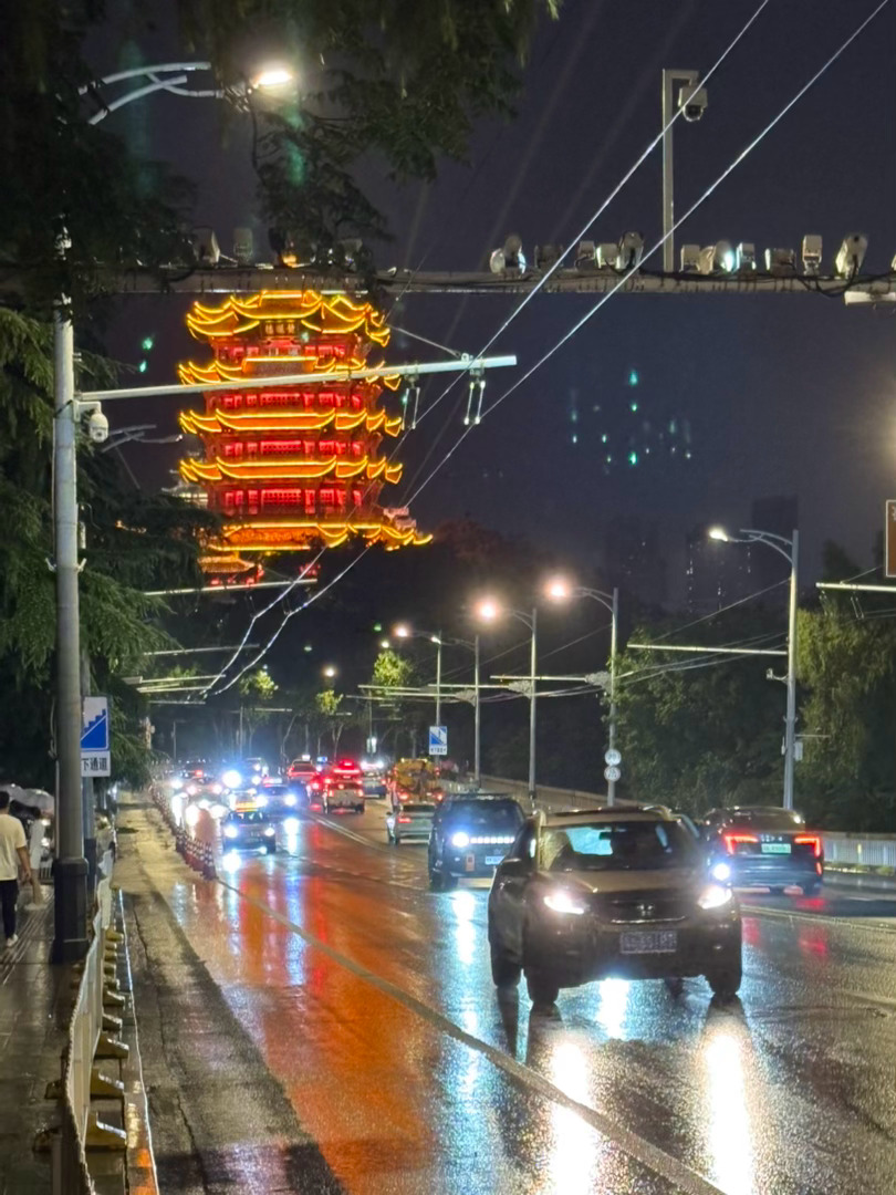 正经八卦热干面 半夜时分：在武汉吃正宗的“武汉热干面” 武汉·辛亥革命博物馆