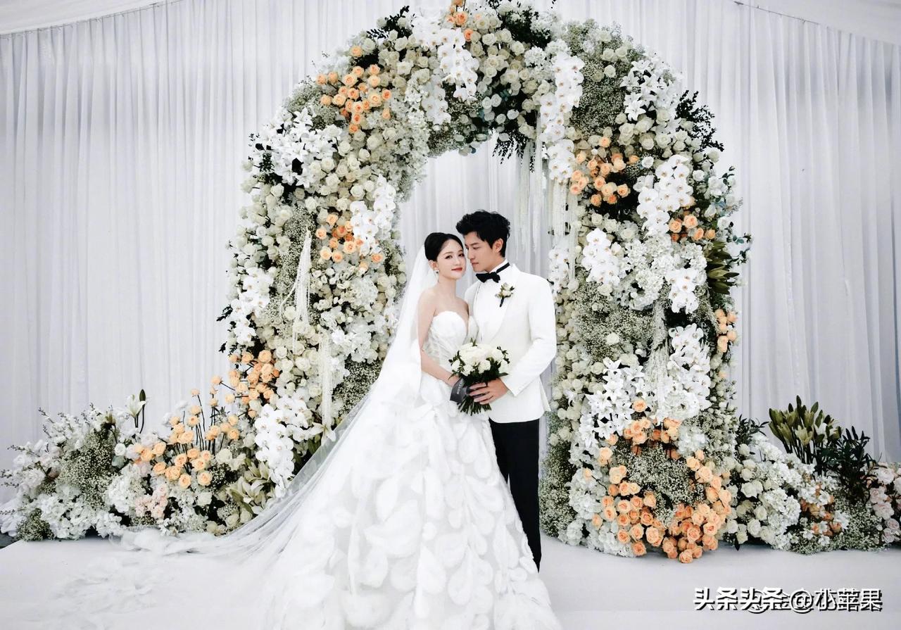 娱乐圈里，明星们的一举一动都备受关注，而他们的婚礼更是成为了大众茶余饭后的谈资。
