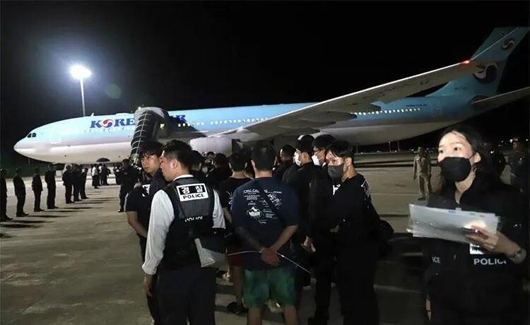 柬埔寨移民部门驱逐了64名涉嫌参与网络诈骗犯罪活动的韩国公民，其中包括5名女性。
