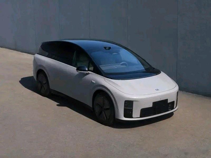 理想i8续航信息曝光 提供670/720km版本理想i8采用全新外观设计，搭载双