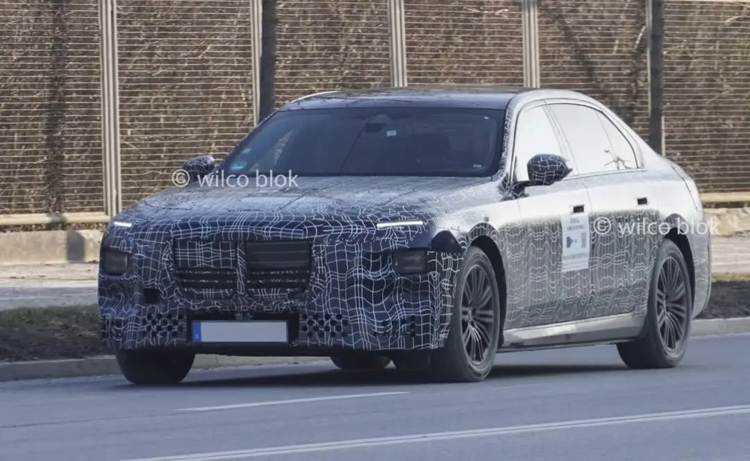 全新BMW 宝马7 系中期改款路试