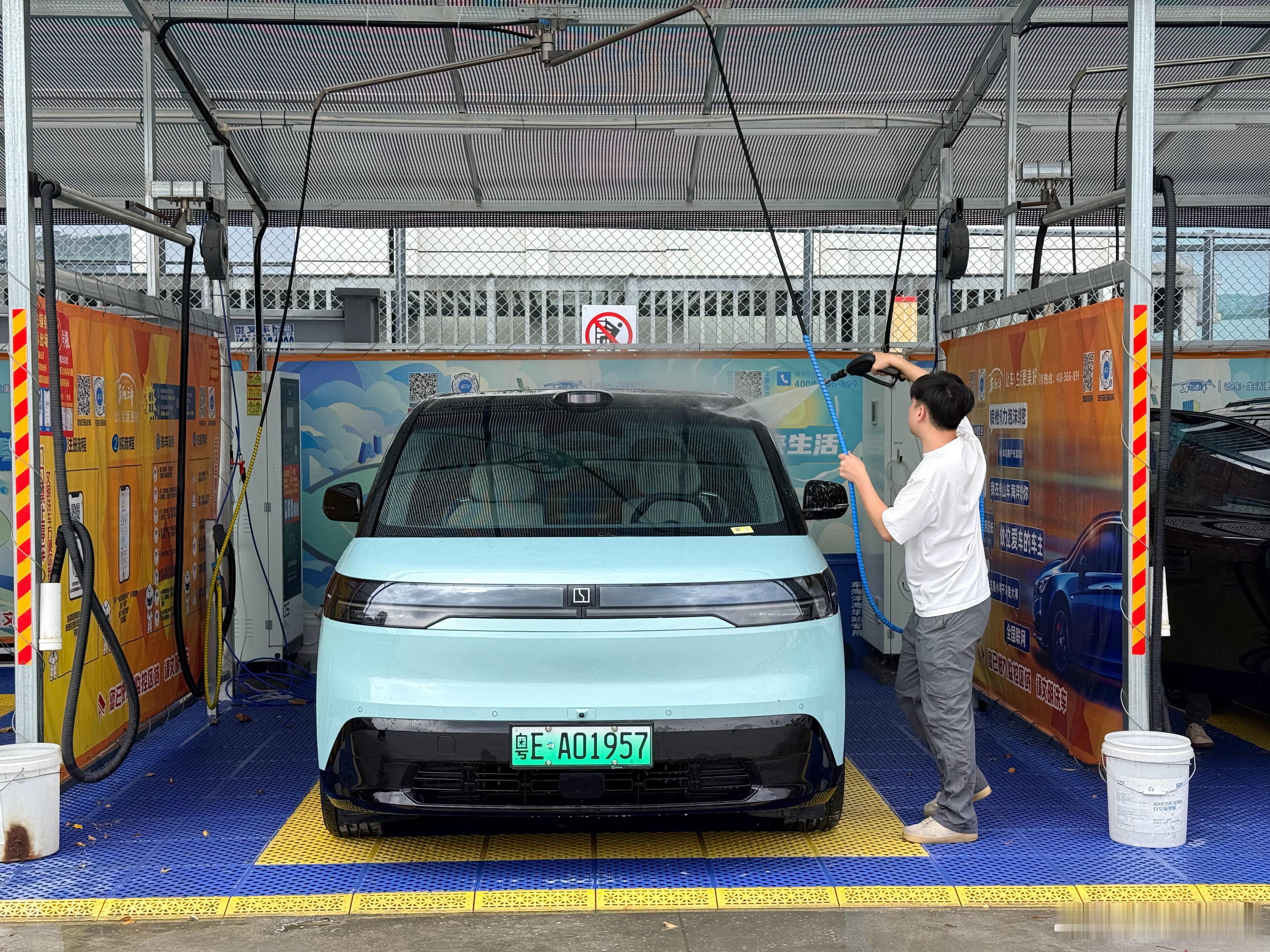 过完年，给极氪MIX洗的干干净净 