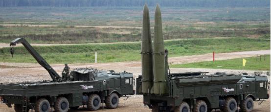 “炸！炸！炸！”当地时间2026年1月13日凌晨，俄军发射21枚伊斯坎德尔-M战