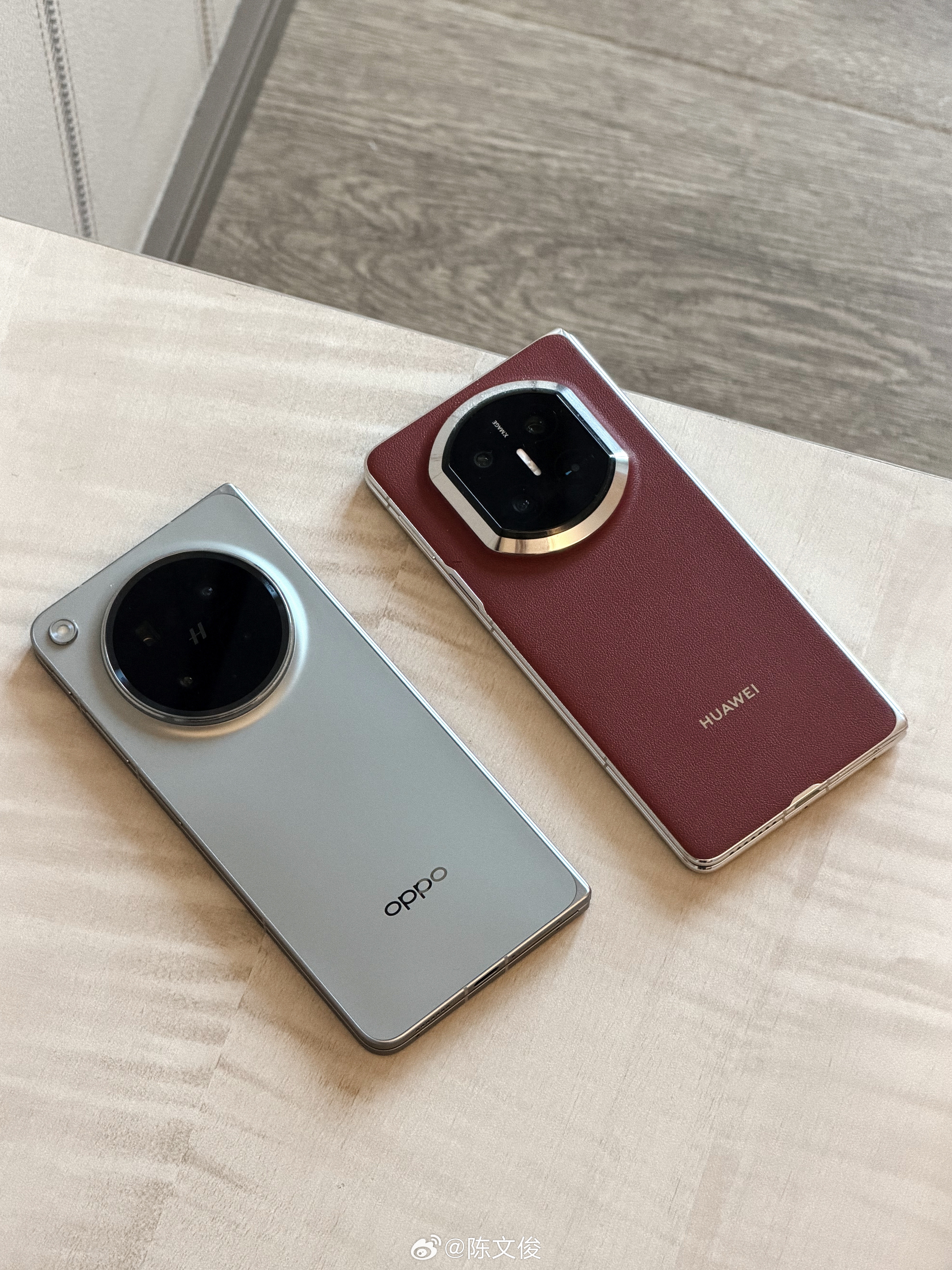 当数码博主出来打工：左边是生活，右边是工作，生活和工作兼备的在拍照