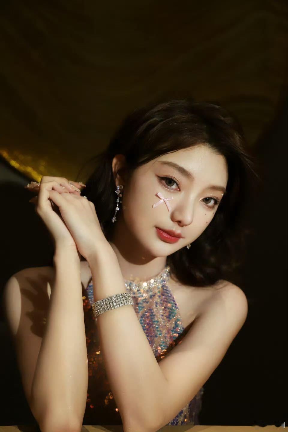 李紫婷想念火箭少女的舞台李紫婷一句话戳中软肋，坦言怀念火箭少女的诸多舞台，也想唱