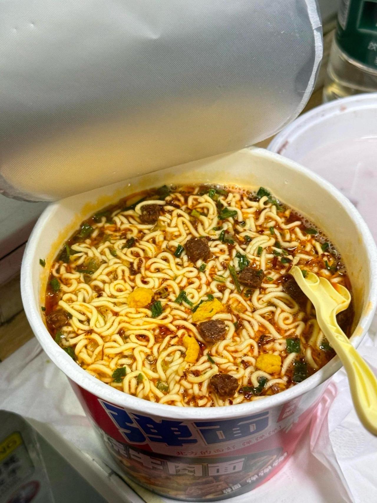 睡不着饿了