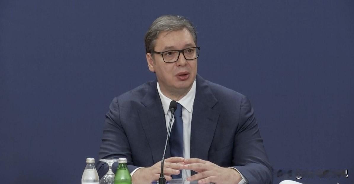 塞尔维亚总统武契奇表示，为了履行欧盟对俄制裁措施，塞尔维亚将从2026年3月31