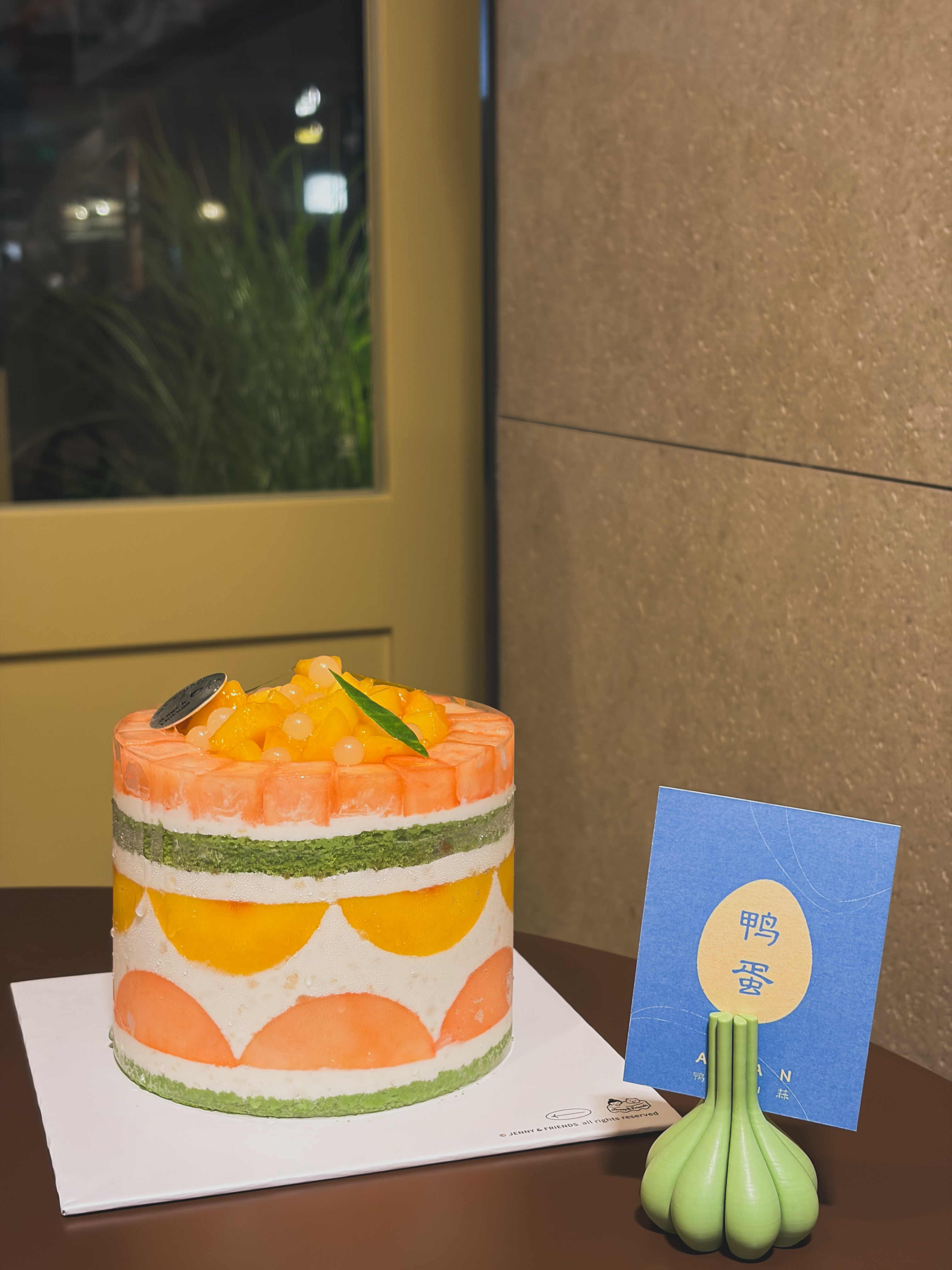 要跟我们麦麦老师吃很多很多顿饭，去很多很多地方，生日快乐🎂