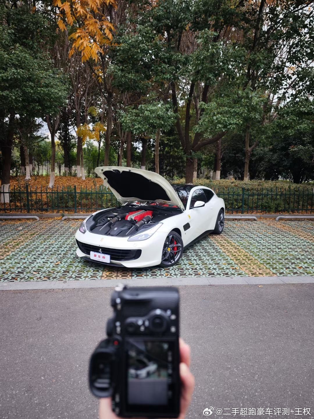 法拉利GTC4 LUSSO V12  高配置  晚点上高清大图 ​​​