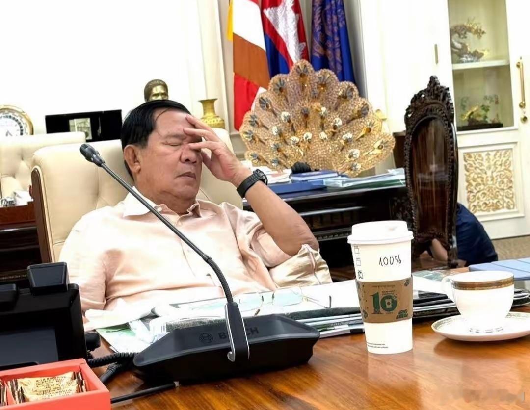 洪森继续发布加班照片，说要等被俘士兵回来。 ​​​