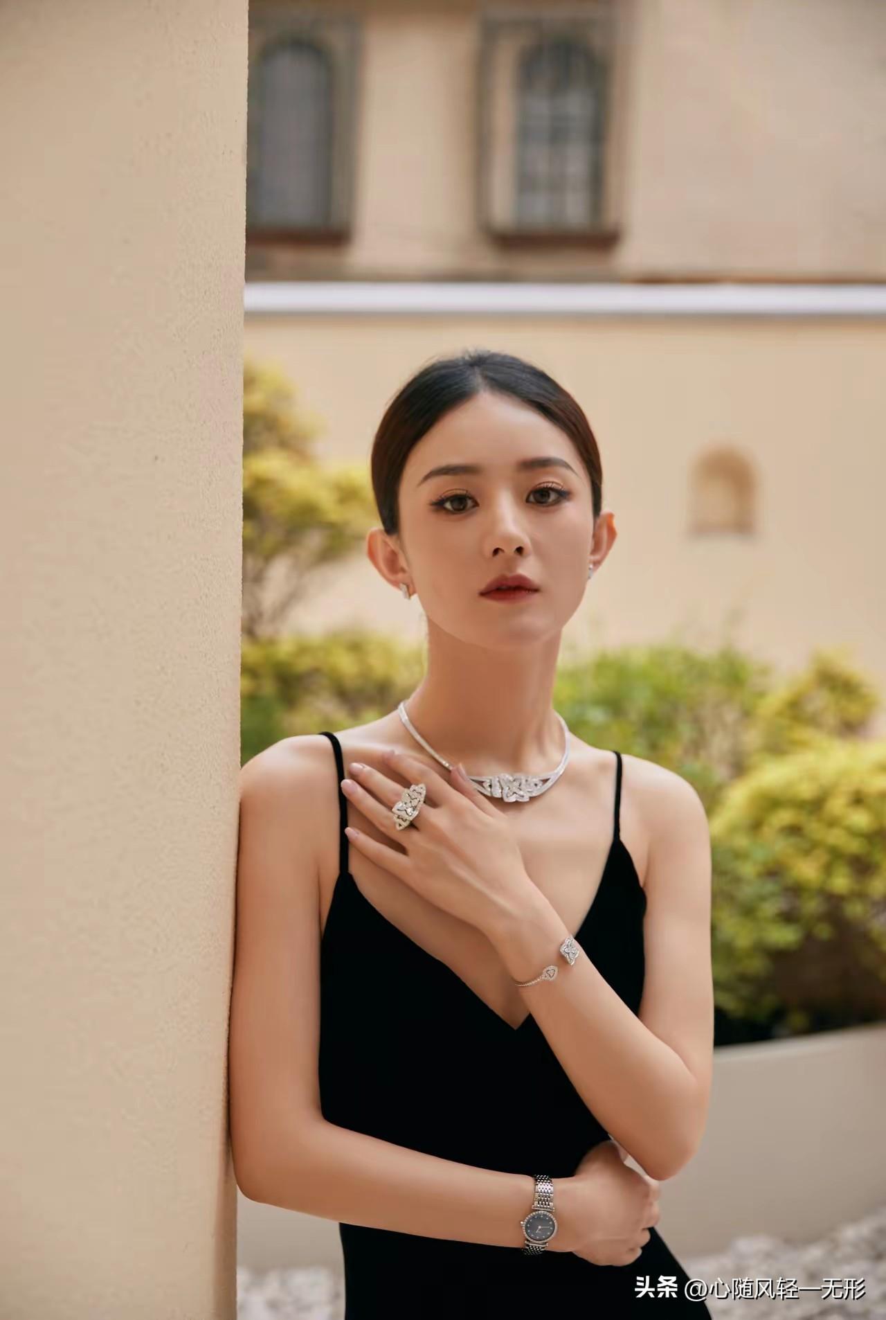 赵丽颖微笑新鲜美图美美的笑容，不管什么时候看都是人间尤物