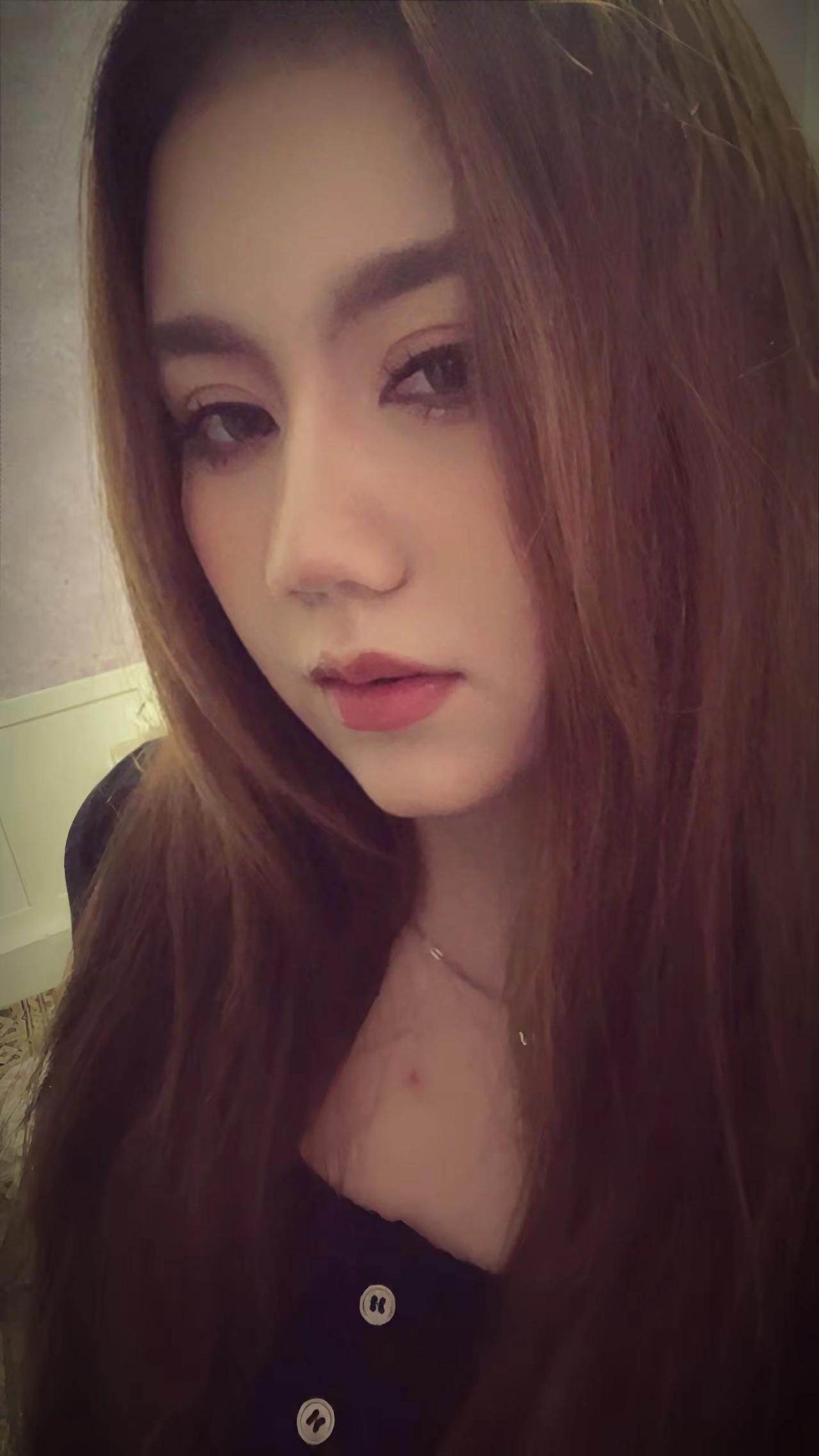 dou➕助手 冷脸帅哥